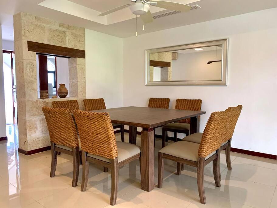 Charming Lagoon Front Villa By Casa Paraiso Cancún Extérieur photo